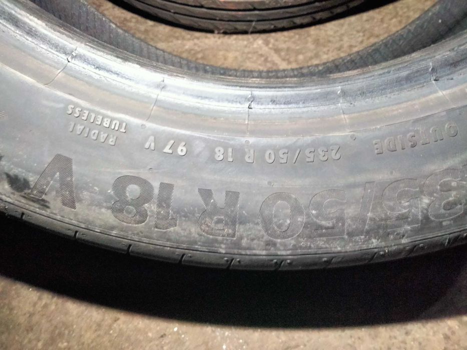 235 50R18 Continental