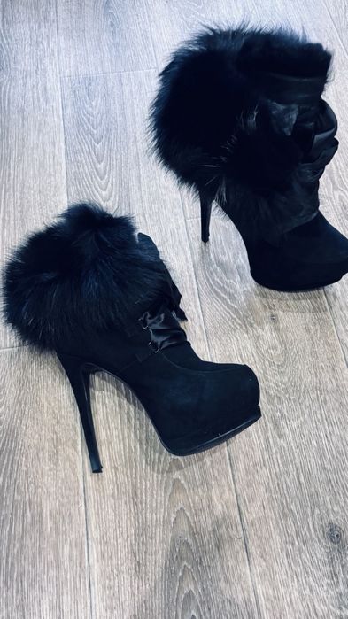 продам зимові ботигки на натуральному хутрі