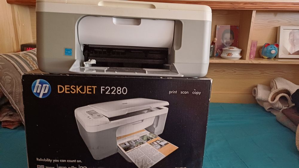 Tv Sharp com comando Portatil64552556960897123