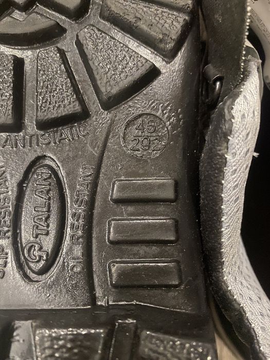 Рабочая спецовачная обувь 42р и 45р новые и теплые резиновые сапоги