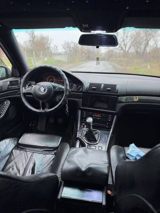 BMWe39 528i 2000г механика