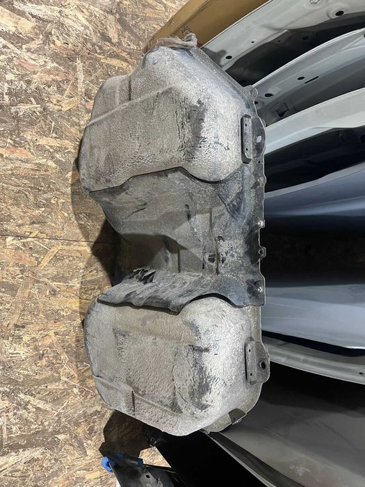 Бак паливний топливный Б/У Mitsubishi Lancer IX Лансер 9 ORIGINAL