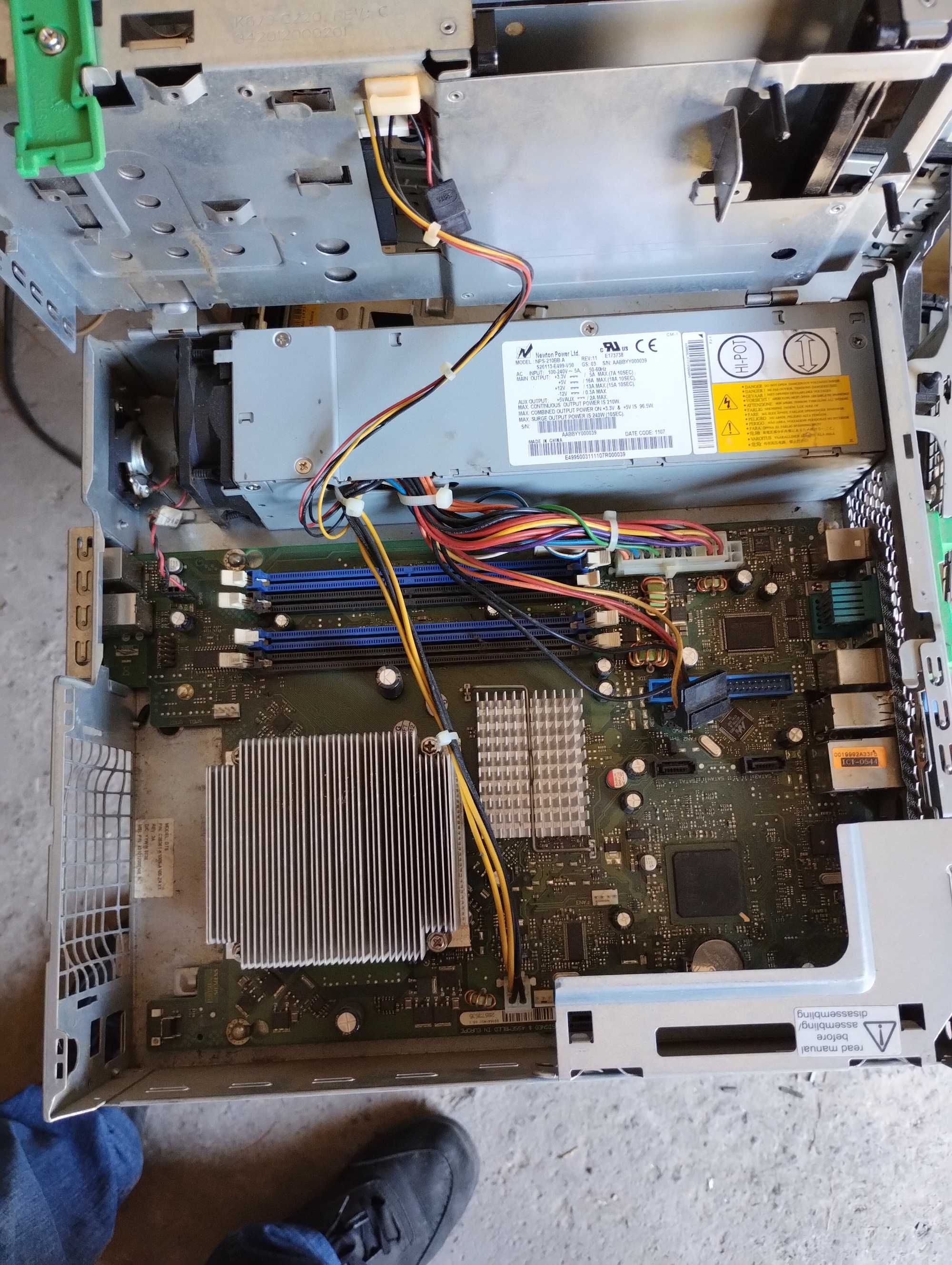 Комп'ютер 775 сокет без HDD та оперативки, в "тонкому" корпусі