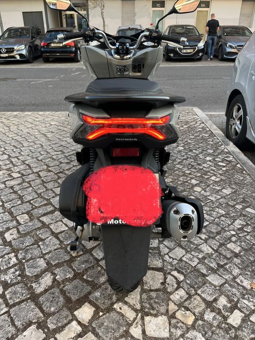 Pcx 2024.