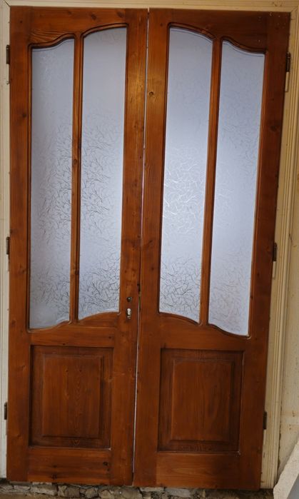 Продам дерев'яні двері
