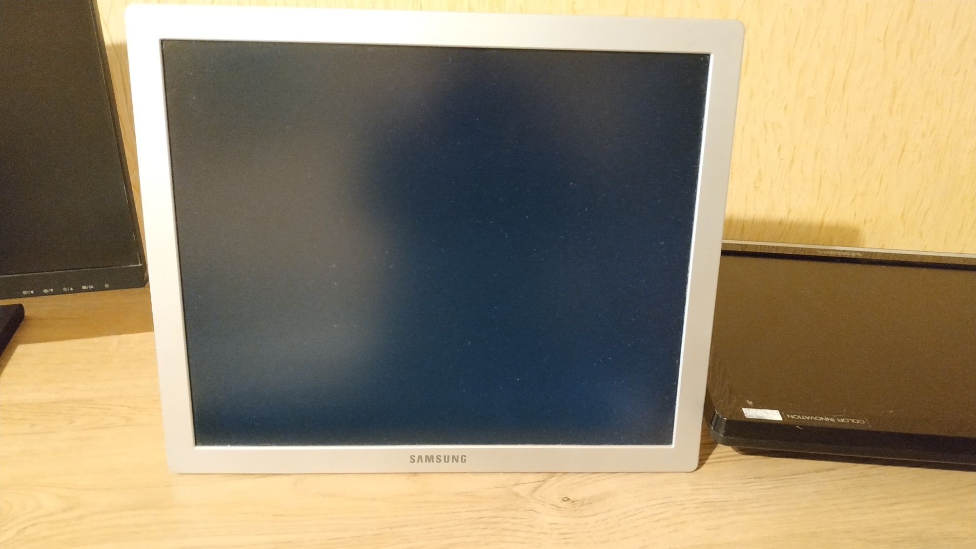 Монитор 19" Samsung 970P LS19VDPXHQ White