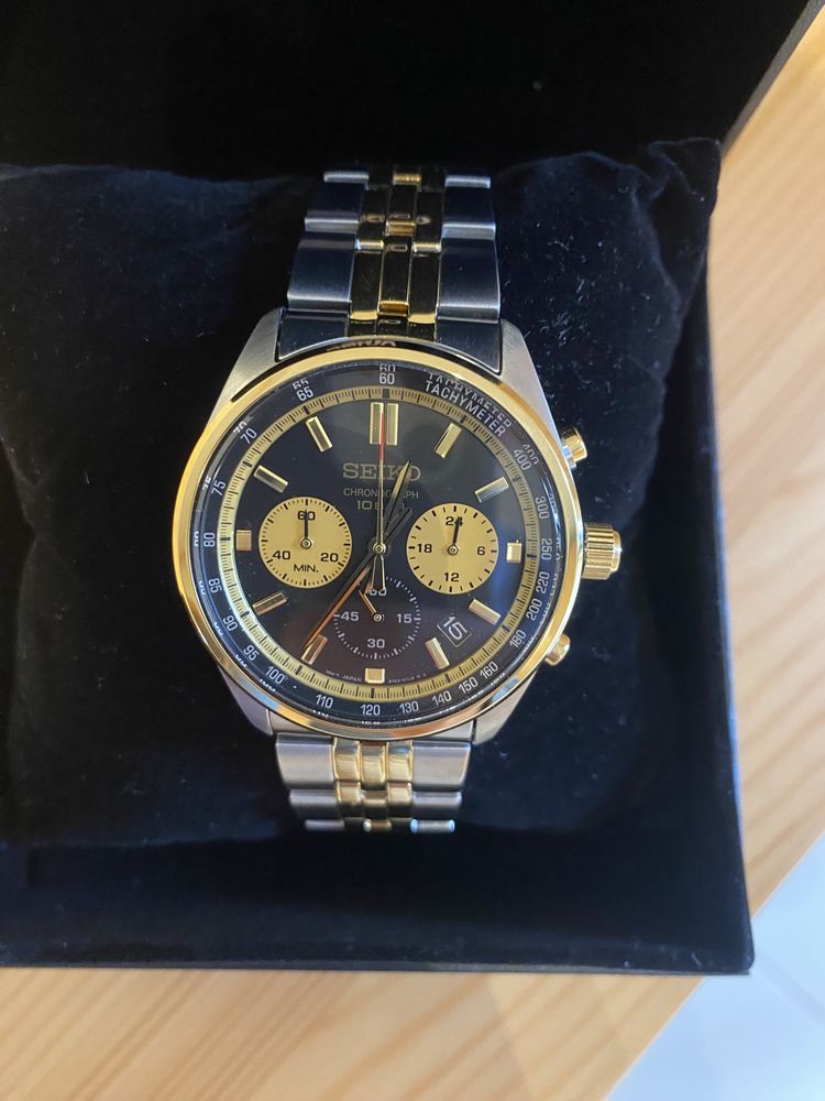 Relogio prateado e dourado cronologico quartz seiko