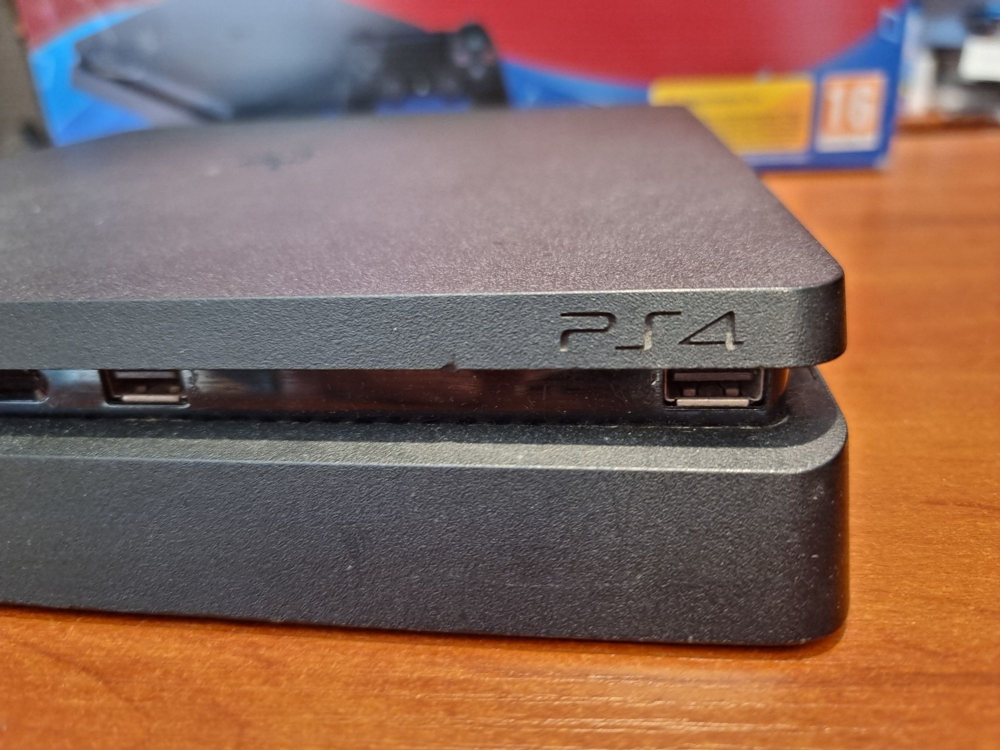 Konsola Sony Ps4 Slim 1Tb + Pad/ Playstation 4 2216B / komplet / Sklep