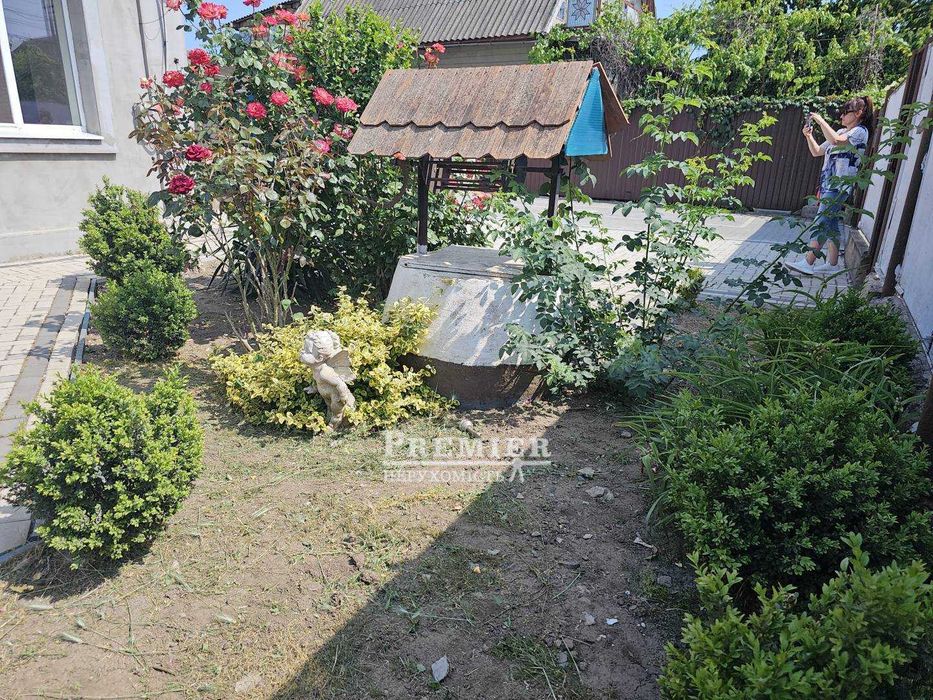 У продажу будинок у смт. Великодолинське