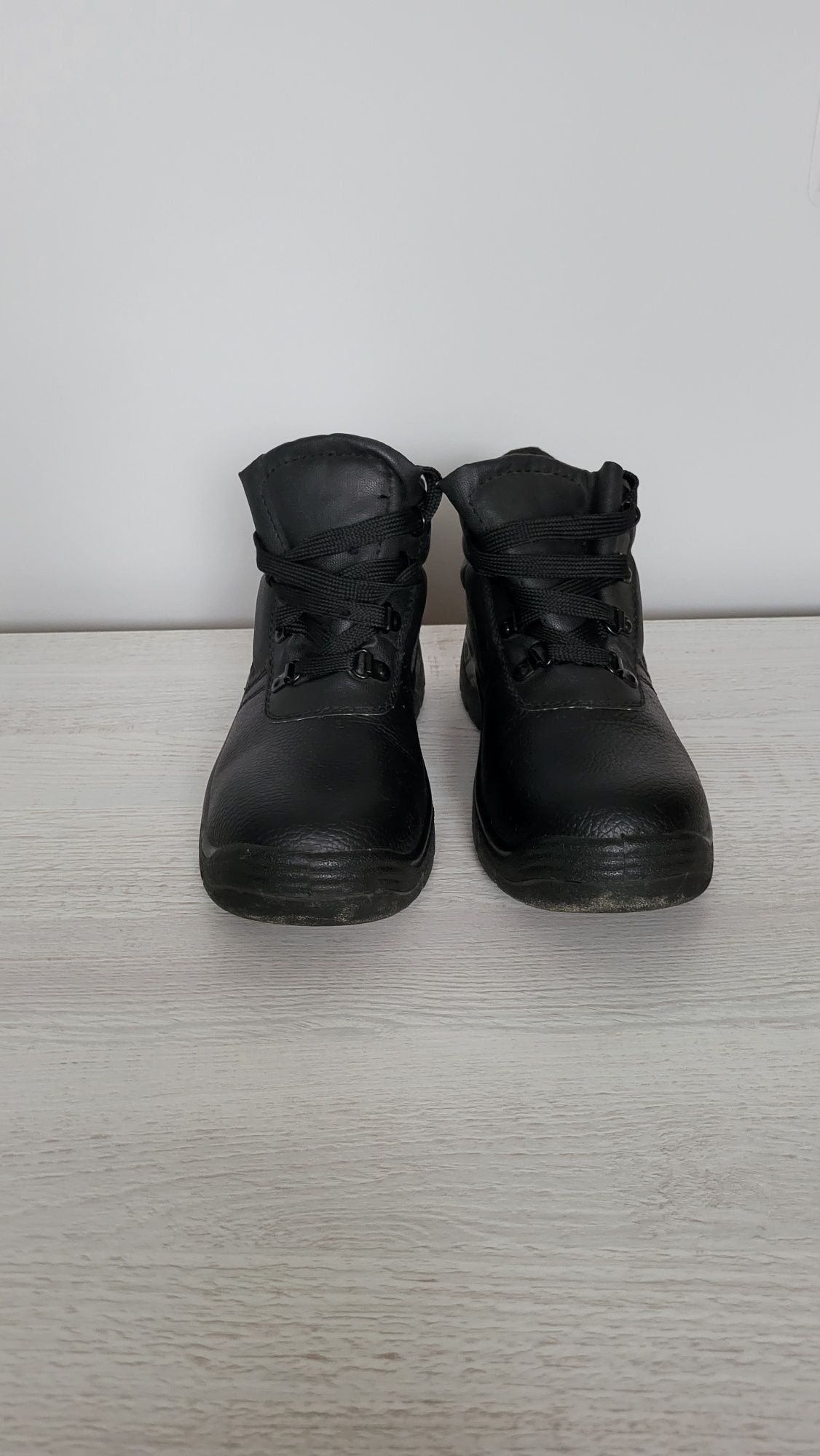 Buty zimowe ochronne Chukka rozmiar 38