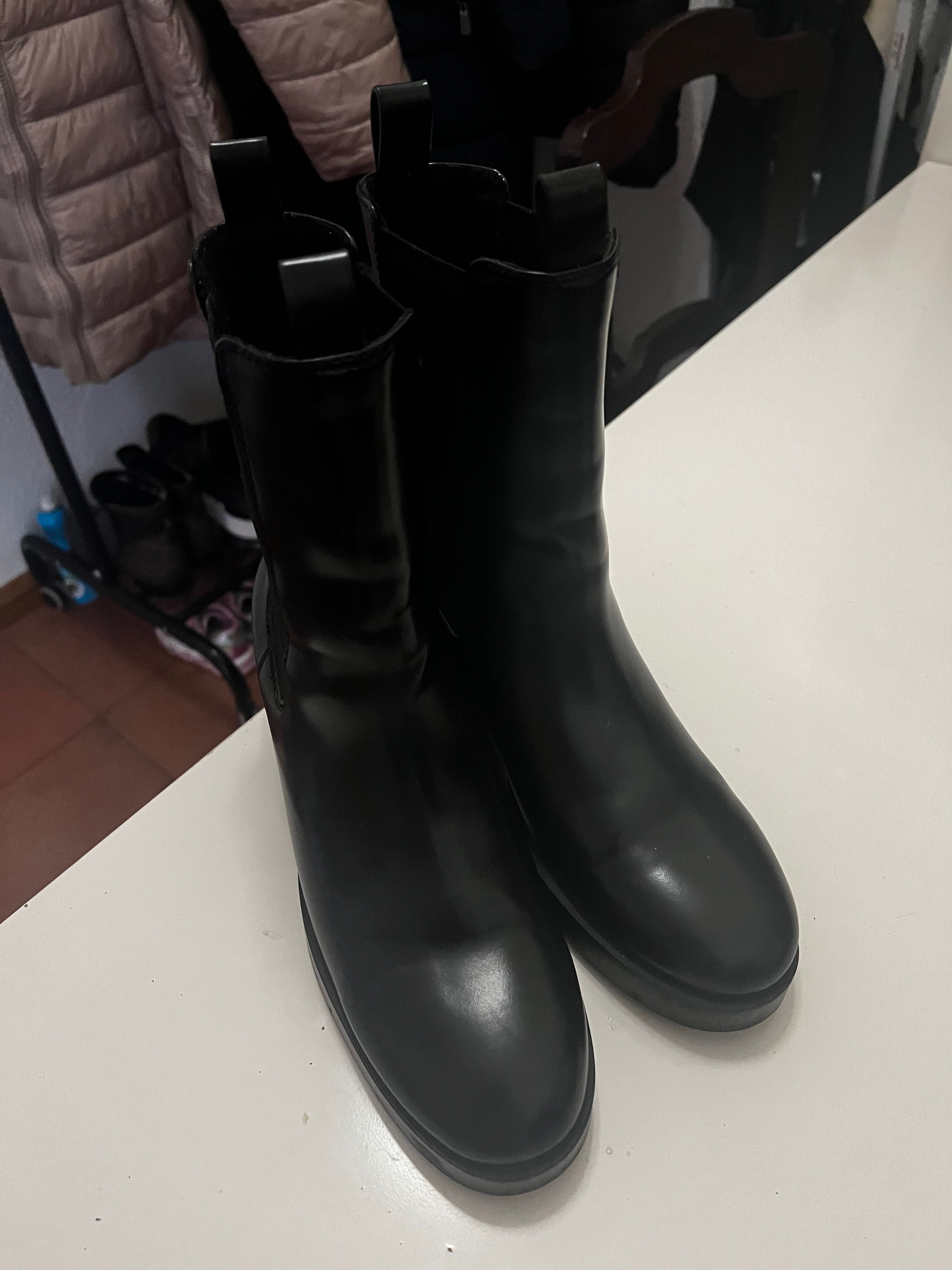 Bota H&M usada 1 vez ficou apertada 40