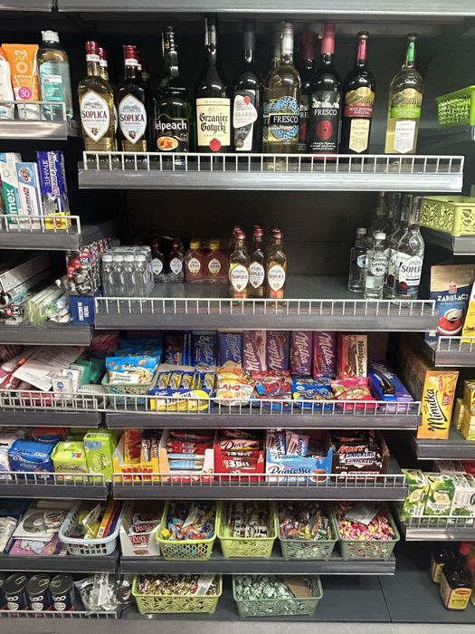 Szafki Regaly meble metalowe sklepowe magazynowe