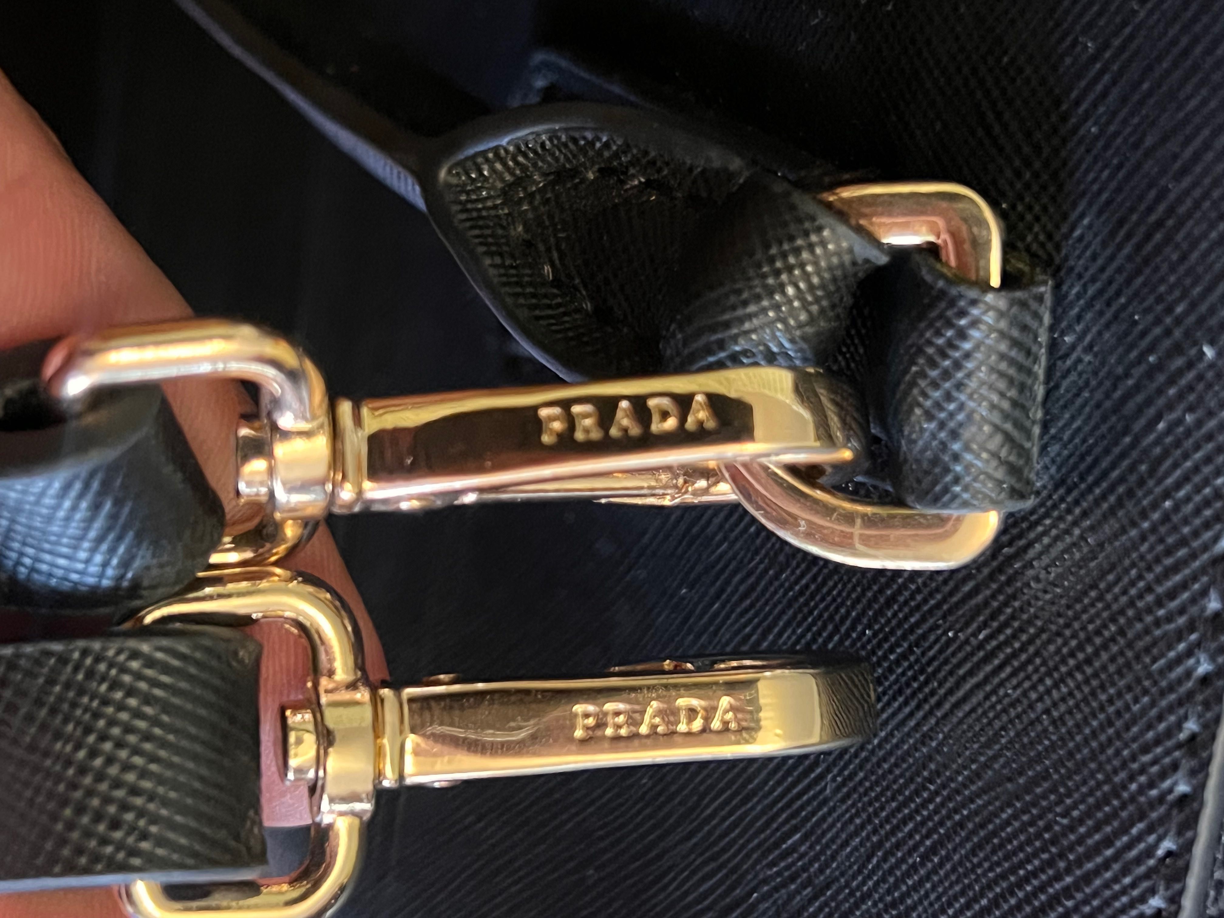 Жіноча сумка Prada