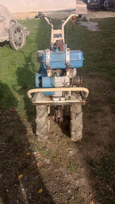 Продам мотоблок нева мб1