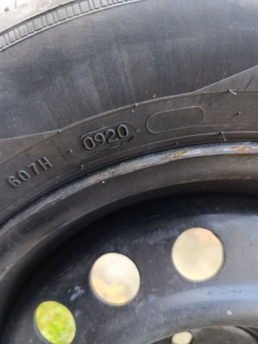 Felgi stalowe z oponami letnimi R14 4x100 60.1 mm