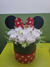 Box kwiatowy Myszka Miki 15 sztucznych róż, jak żywe