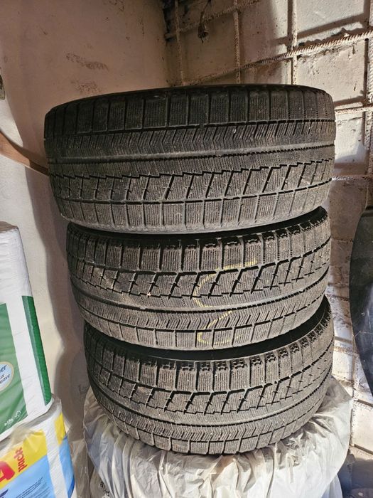 Зимова гума bridgestone blizzak 215/50r17