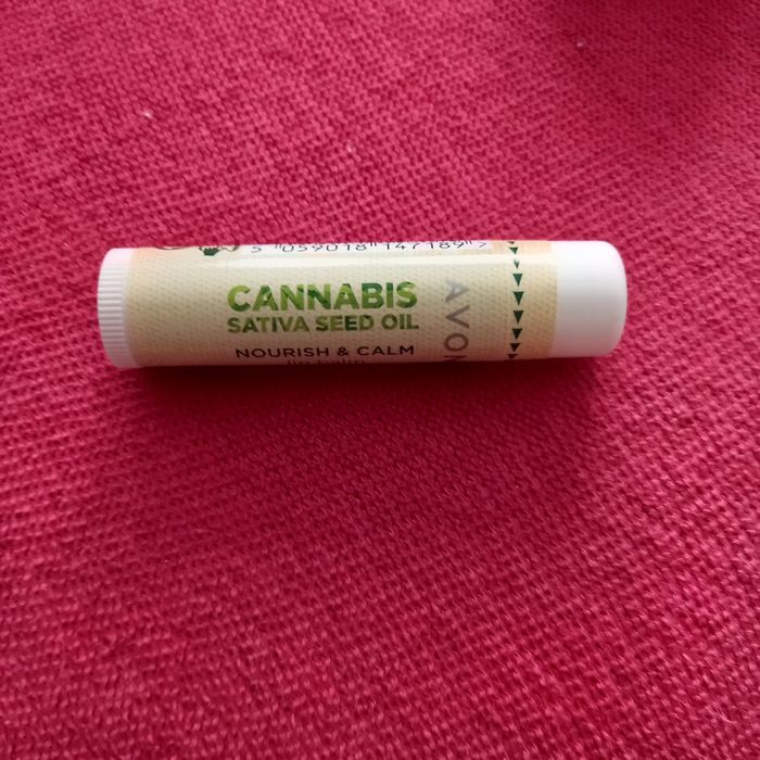 Avon Cannabis Sativa Seed Oil balsam do ust