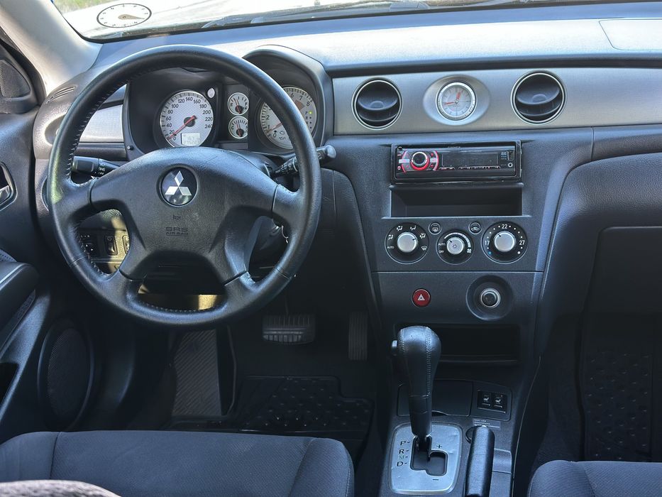 Mitsubishi Outlander 2006 року,2.4 бензин,автомат,повний привід,275т.к