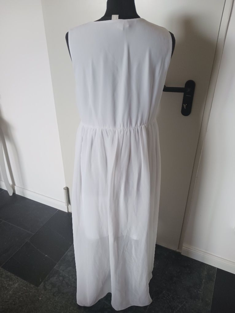 Suknia biała dłuższy tył