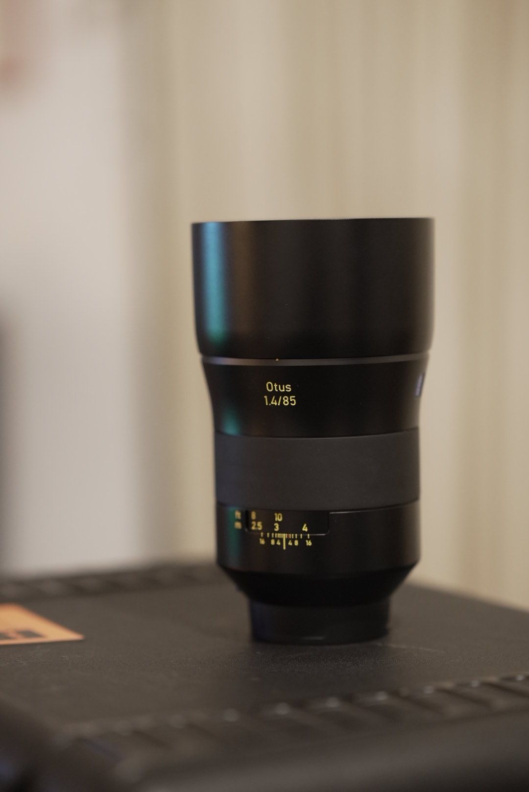 Lente Zeiss Otus 85 1.4 ef-mount