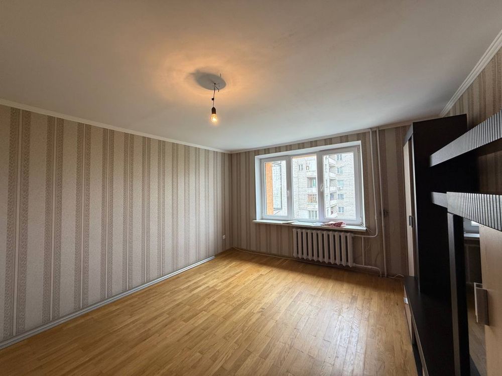 Продаж квартири з капітальним ремонтом Топольна Миколайчука