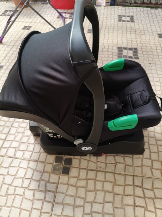 Cadeira auto ovo com isofix completa.