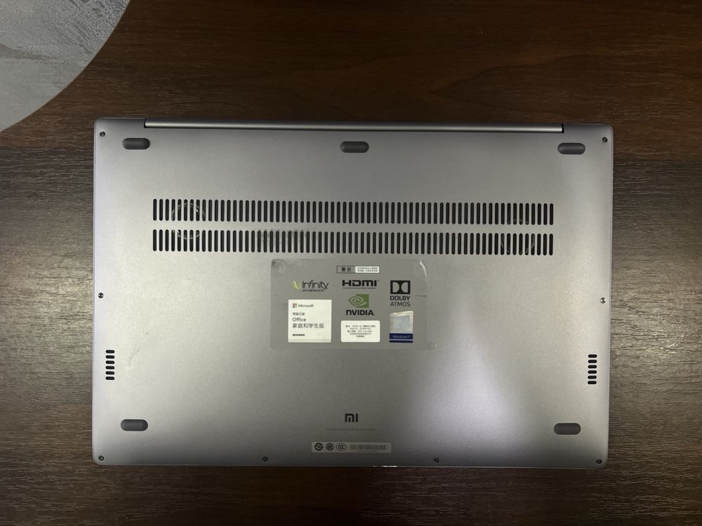 Xiaomi Mi Notebook Pro 15 (i5 8th / 8/512 / GTX 1050 Max Q)