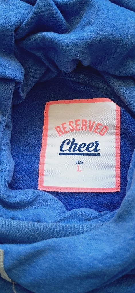 Bluza z kapturem reserved