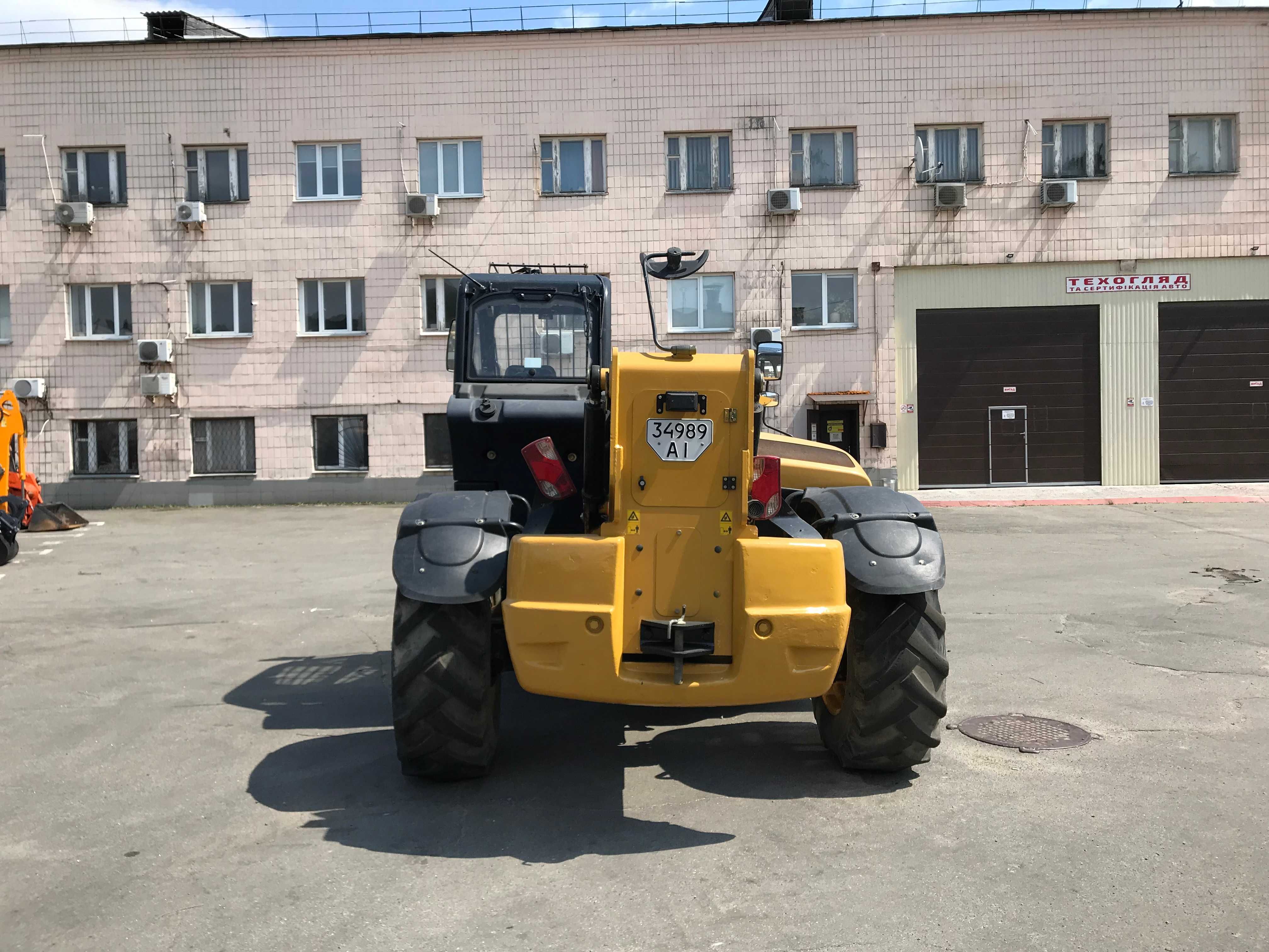 Телескопічний навантажувач CAT TH 414 C