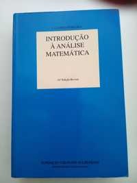 Vários livros universitários