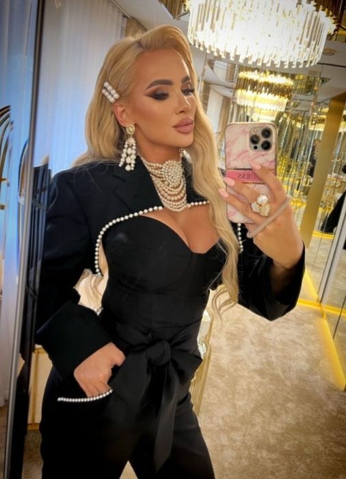 Just unique elegancka marynarka z perełkami