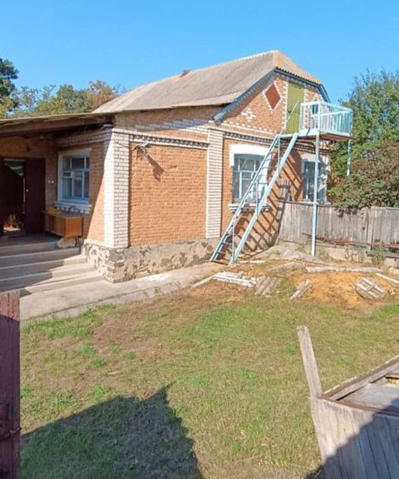 Продаж будинку з гаражем і ділянкою 70 сот, с. Тростянець