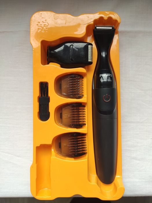Триммер для усов и бороды Philips Series 1000