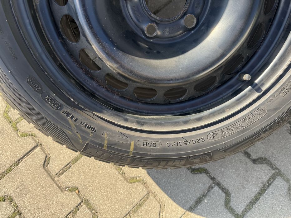 Koła zimowe Audi A4 B8 5x112 Et45 225/55 R16 Michelin