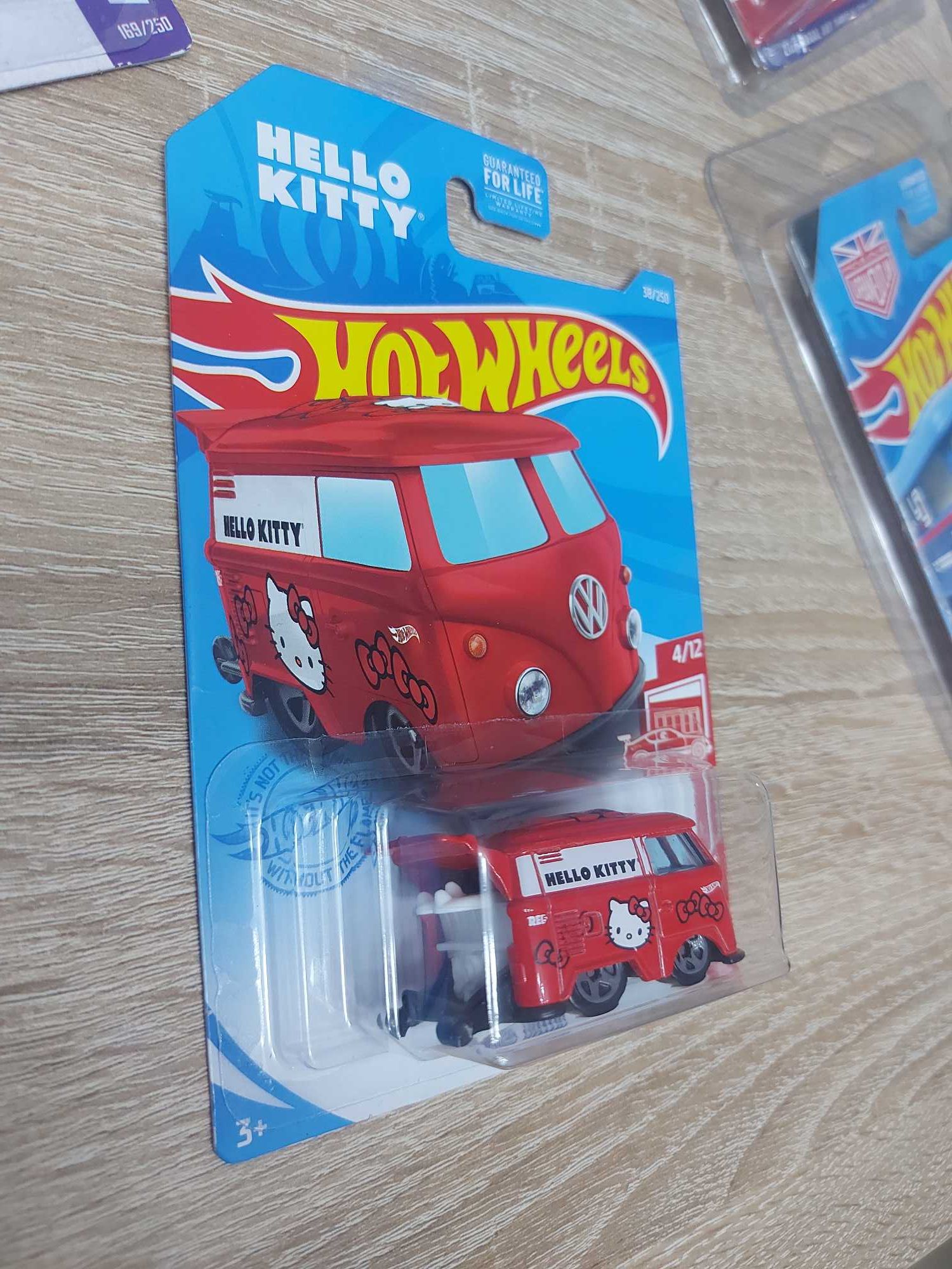 Hot Wheels Kool Kombi Hello Kitty RED