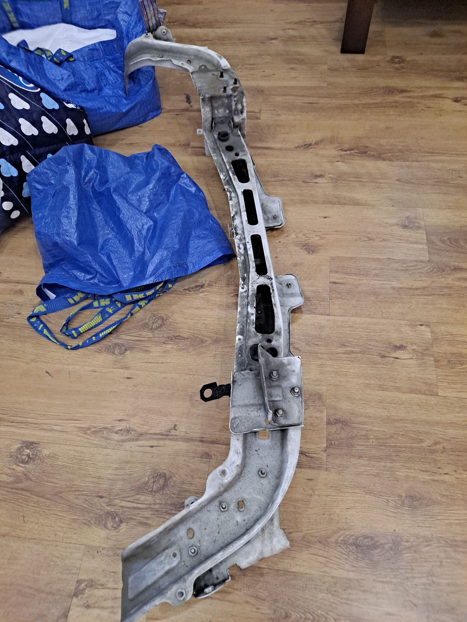 Pas przedni górny wzmocnienie FIAT DOBLO 2 II OPEL COMBO
