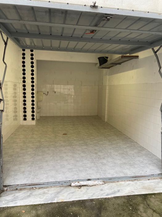 Garagem Amora (18m2) para aluguer