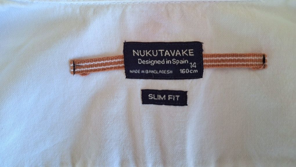 Camisa branca (Nukutavake Mayoral)