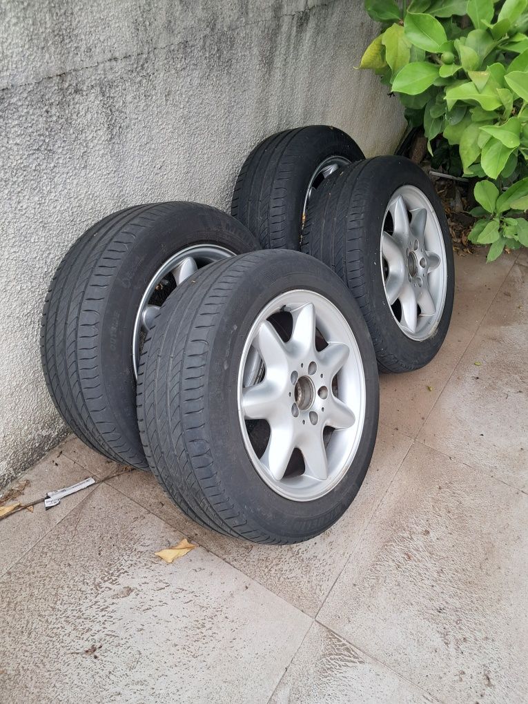 Jantes mercedes com pneus