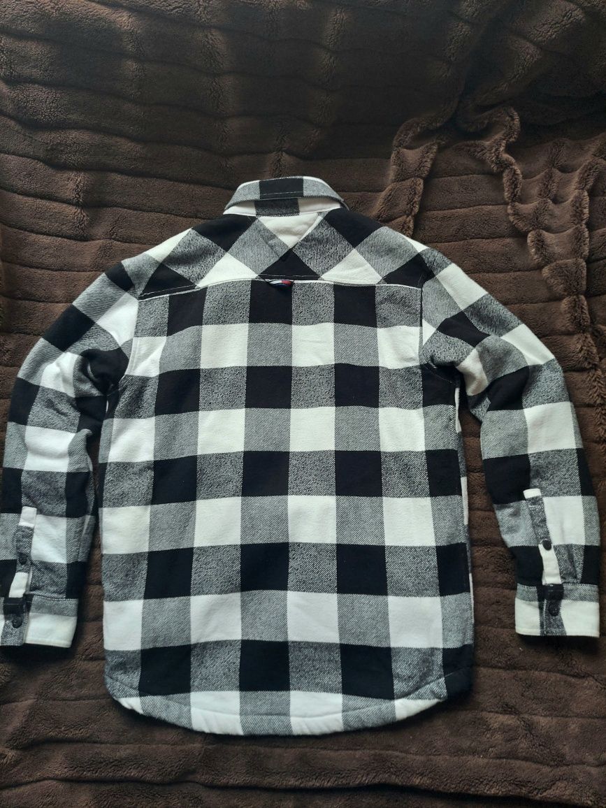 Куртка сорочка фірми Tommy Jeans Sherpa Levis оригінал 

Розмір:  M

С
