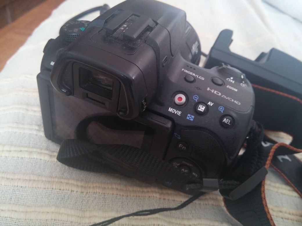 Sony Alpha A37 vendo ou troco