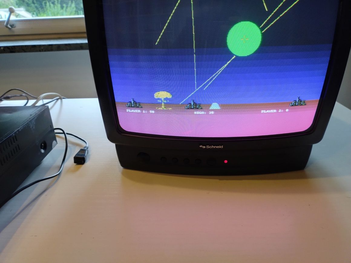 Amiga CDTV z nowym pilotem, cady, CD z softem, kabel av