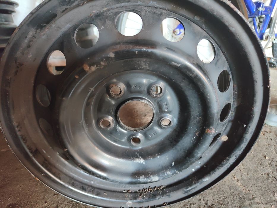 Felgi stalowe oryginalne auris 15" plus kołpaki oyginalne Toyota