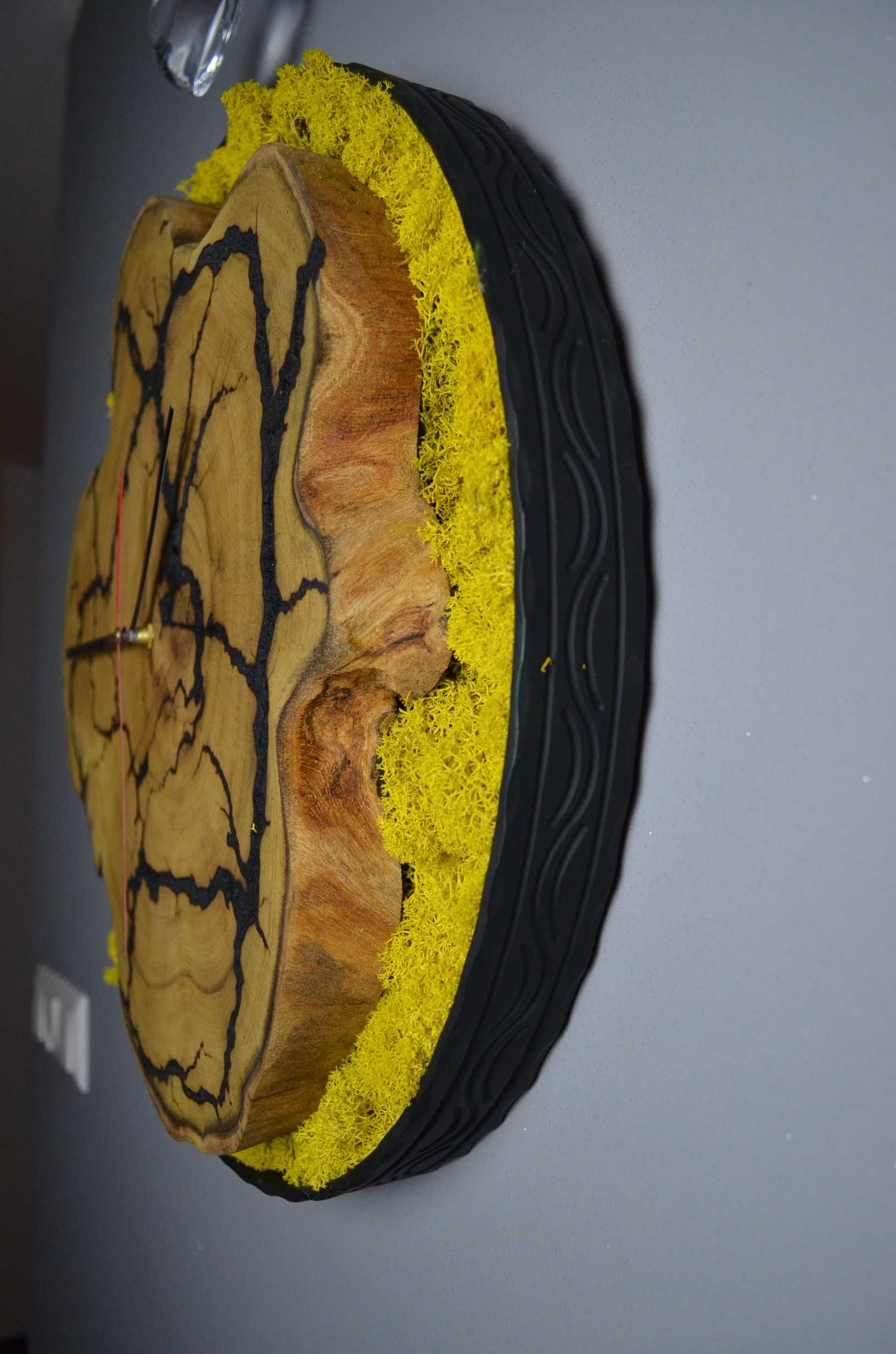 Zegar ścienny RĘKODZIEŁO z chrobotkiem 54cm