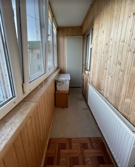 Продаж 3к квартири 76 кв. м на вул. Карпенка