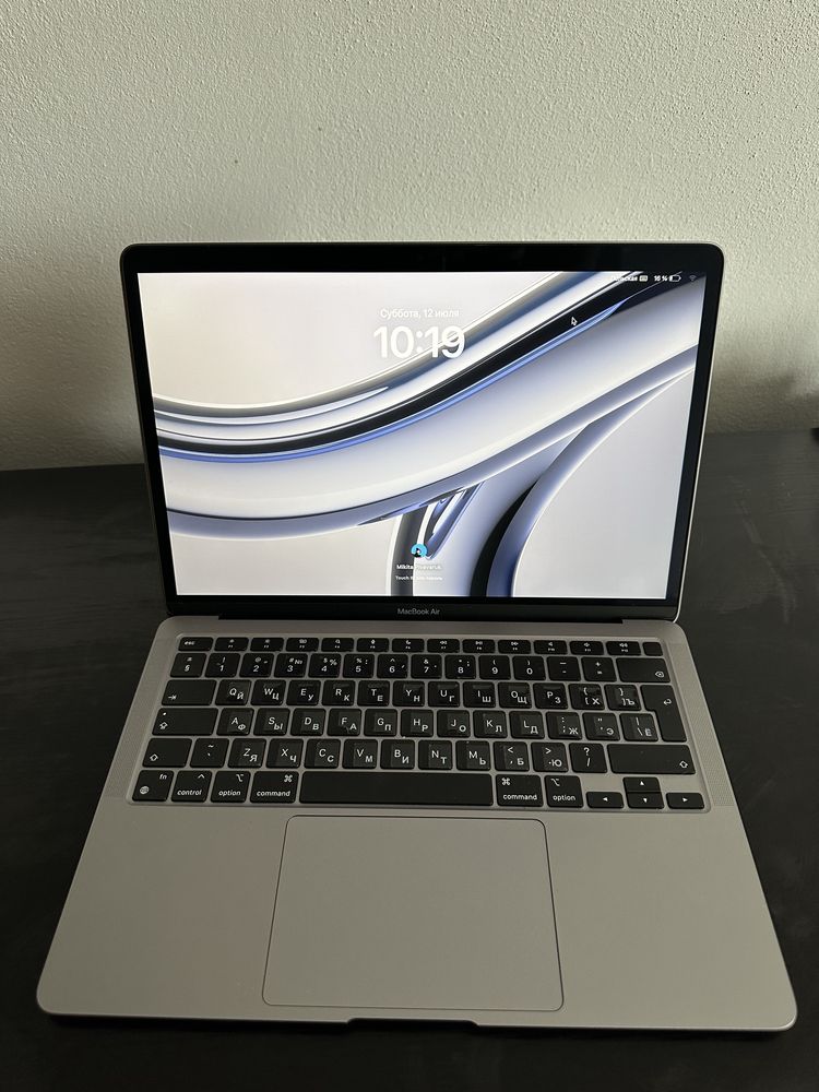 MacBook Air M1 8/256gb