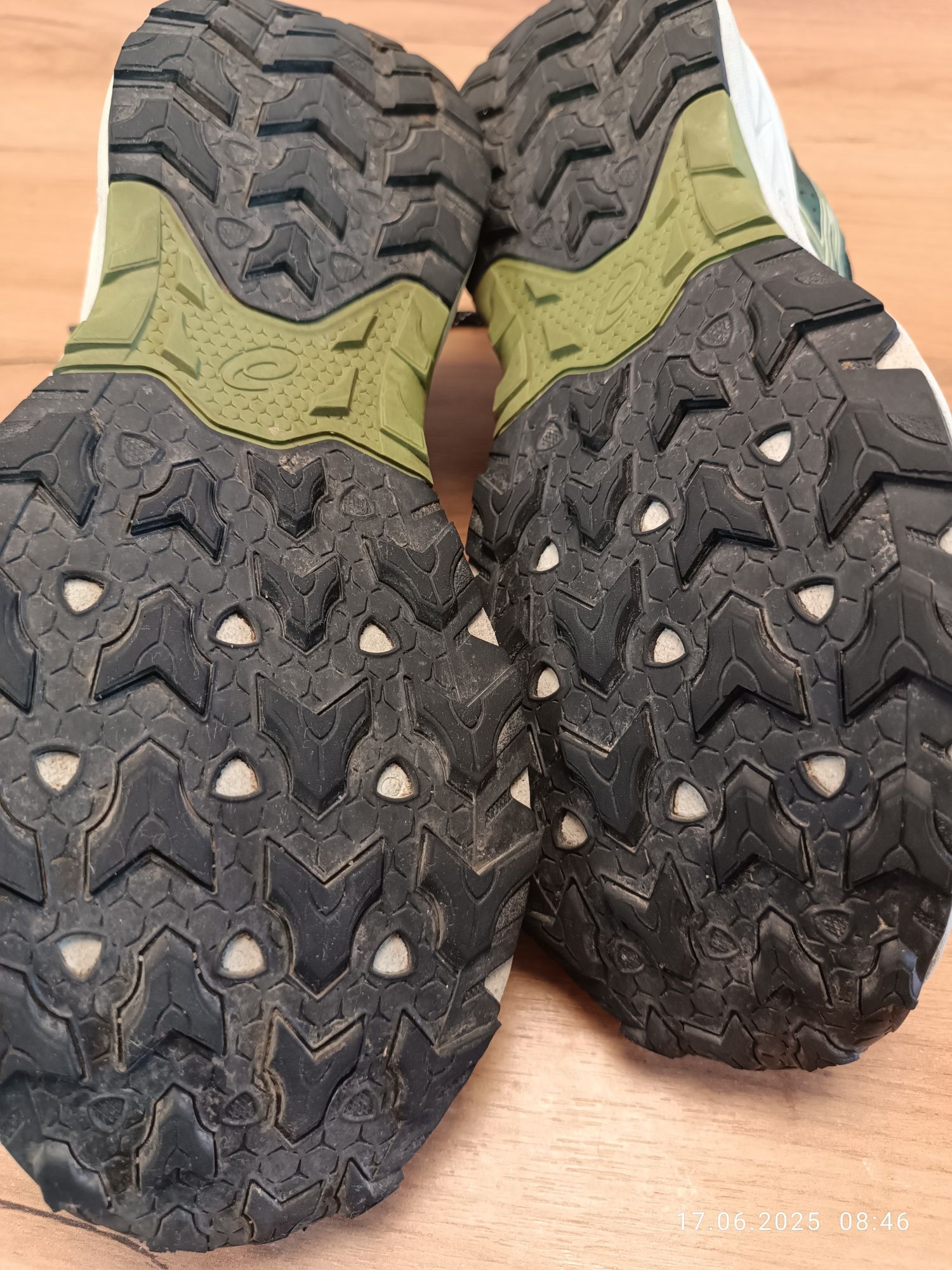 Buty Asics gel venture 9 jak nowe 41.5 26cm