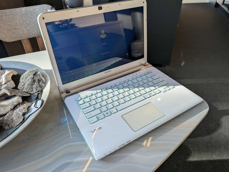 Laptop Sony Vaio i5, 8GB RAM, 110GB SSD, Windows 11 - Szybki i sprawny