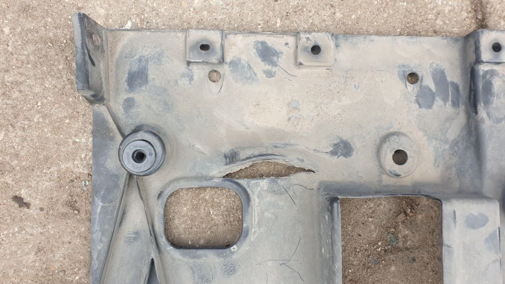 Lexus GS IV 200t osłona dolna podłogowa podłoga plastikowa lewa KPL